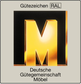 Goldenes M Logo
